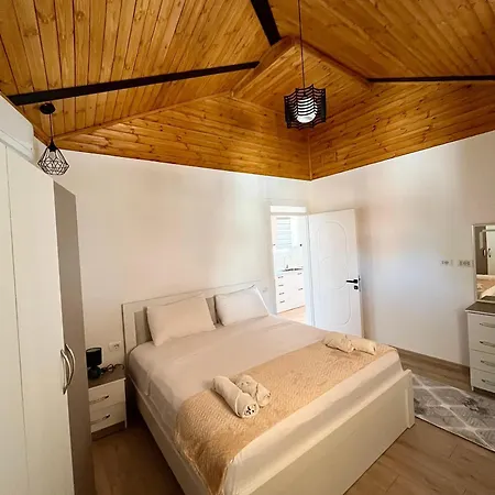 The Parkside Villa Apartment II Berat Exterior photo